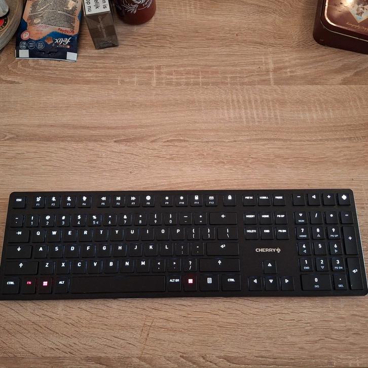 Cherry G8U-27000LTBEU-2 Mechanisch Toetsenbord Z.G.A.N, Computers en Software, Toetsenborden, Zo goed als nieuw, Ophalen of Verzenden