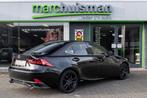 Lexus IS 300h F Sport Line / NL AUTO / 2E EIG / DEALER ONDER, Auto's, Lexus, Achterwielaandrijving, Gebruikt, Zwart, Bedrijf