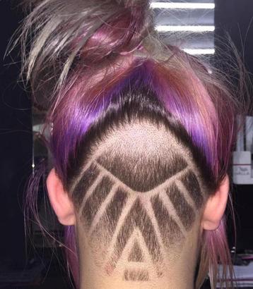 hairtattoo undercut model vrouw dame gevraagd beschikbaar voor biedingen