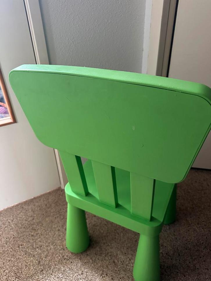 Groene kinderstoel, Kinderen en Baby's, Kinderkamer | Tafels en Stoelen, Zo goed als nieuw, Stoel(en), Ophalen