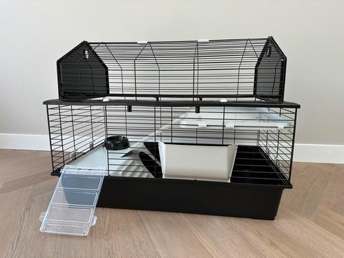 Konijnenkooi 100 met 2 verdiepingen kleur zwart lichtgrijs, Dieren en Toebehoren, Knaagdieren en Konijnen | Hokken en Kooien, Zo goed als nieuw