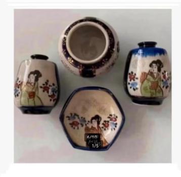 4 x Japanse porseleinen, vaasjes, potjes, 5 cm, p.v. 4 stuks beschikbaar voor biedingen