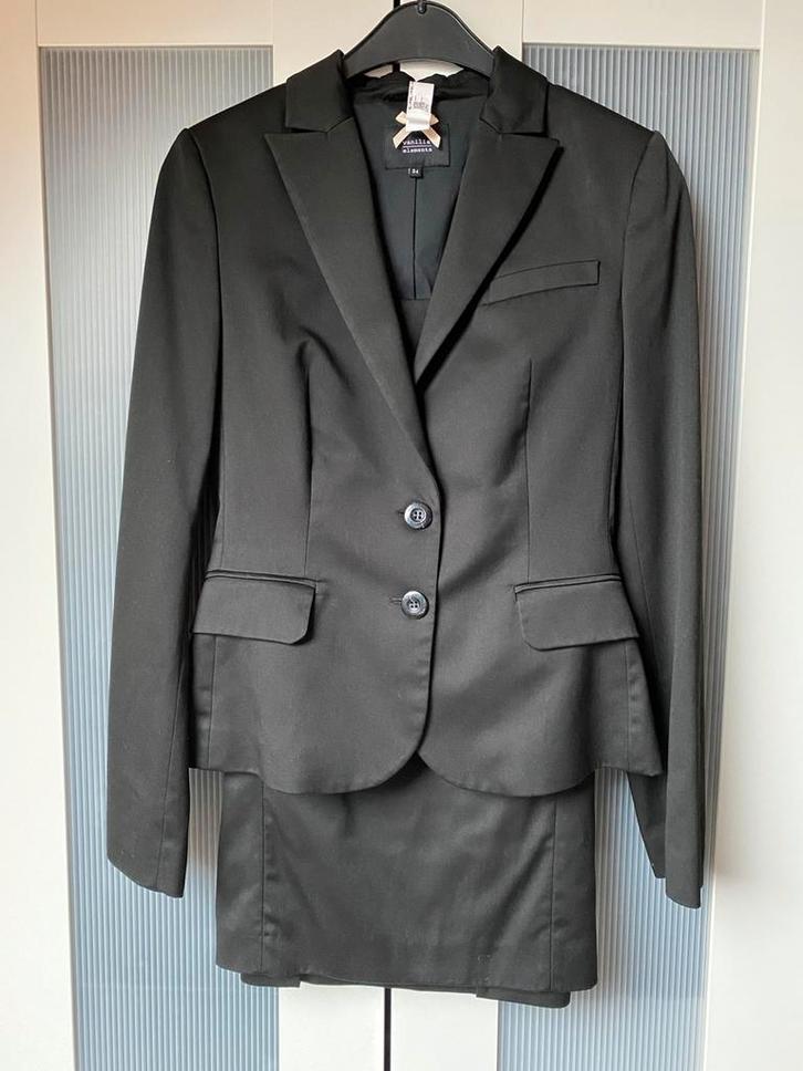 Z.g.a.n. Vanilia colbert maat 34 kokerrok maat 36 mantelpak, Kleding | Dames, Jasjes, Kostuums en Pakken, Zo goed als nieuw, Maat 34 (XS) of kleiner