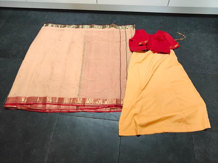 sari oranje/rood/perzik/goud, Kleding | Dames, Gelegenheidskleding, Zo goed als nieuw, Overige typen, Oranje, Ophalen of Verzenden