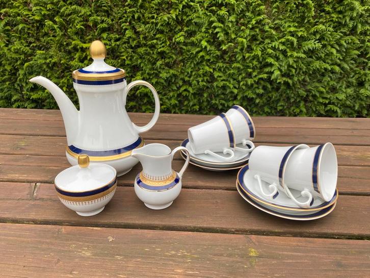 Koffieservies met blauw gouden rand, Huis en Inrichting, Keuken | Servies, Gebruikt, Compleet servies, Overige stijlen, Porselein