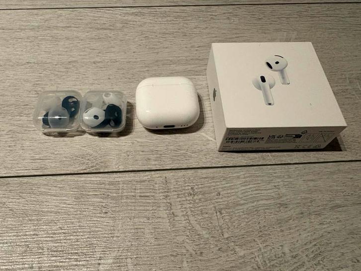 Apple AirPods 4 met actieve ruisonderdrukking en oplaadcase, Telecommunicatie, Mobiele telefoons | Oordopjes, Zo goed als nieuw