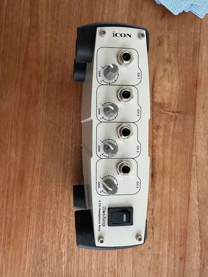 Icon NeoAmp 4 CH Hoofdtelefoonversterker - Als Nieuw, Audio, Tv en Foto, Versterkers en Receivers, Zo goed als nieuw, Stereo, Minder dan 60 watt