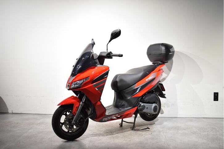Aprilia SXR 50 Sport | 2023 | Malossi Multivar | Topkoffer, Fietsen en Brommers, Scooters | Aprilia, Zo goed als nieuw, Overige modellen