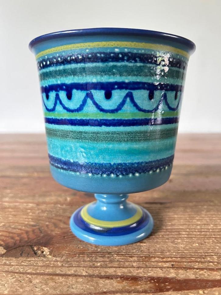 Vaas op voet - keramiek - Flora Gouda Holland Frenza, Antiek en Kunst, Antiek | Keramiek en Aardewerk, Ophalen of Verzenden