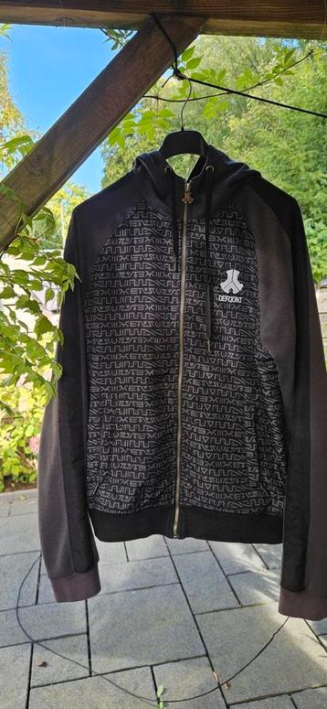 TE RUIL: Defqon 1 vest tegen de zelfde 1 maat groter beschikbaar voor biedingen
