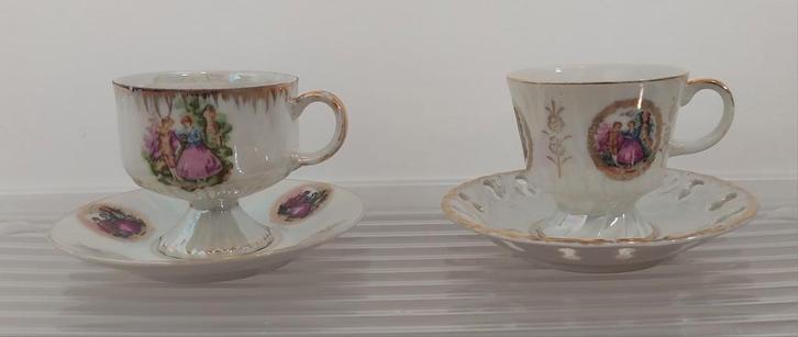 Vintage theekopjes met een bijpassend schoteltjes, Antiek en Kunst, Antiek | Porselein, Ophalen of Verzenden