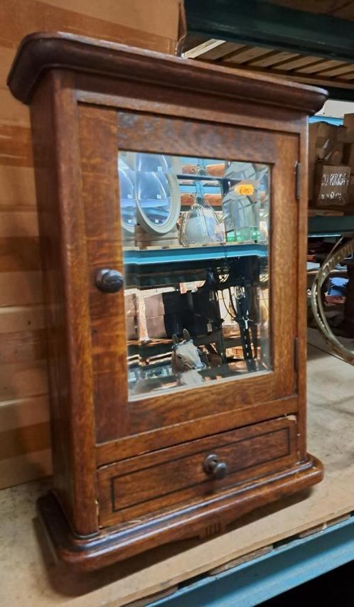 Echt antiek borstel kastje met mooie facet geslepen spiegel, Antiek en Kunst, Curiosa en Brocante, Ophalen