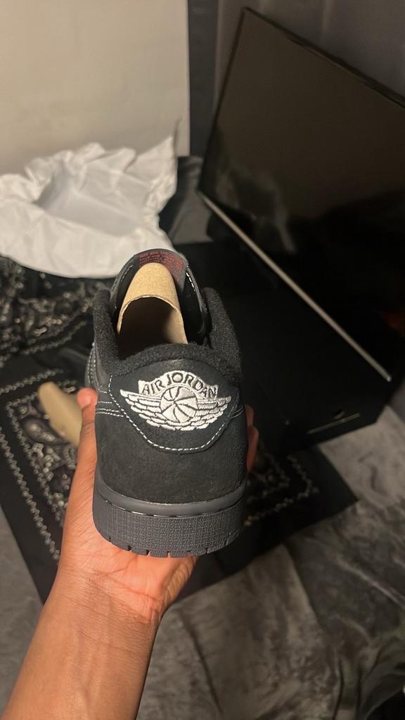 Travis Scott Zwart, Ophalen of Verzenden, Zo goed als nieuw, Zwart, Sneakers of Gympen