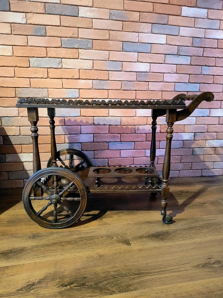 Antieke tafel op wielen, Huis en Inrichting, Ophalen of Verzenden, Gebruikt