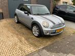 Mini 1.6 Cooper 2007 Grijs, Auto's, Voorwielaandrijving, 4 cilinders, 4 stoelen, Leder en Stof