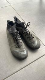 Nike voetbalschoenen mt34, Maat XS of kleiner, Ophalen of Verzenden, Gebruikt, Schoenen