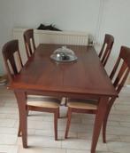 Mooie tafel met stoelen, Ophalen, Zo goed als nieuw