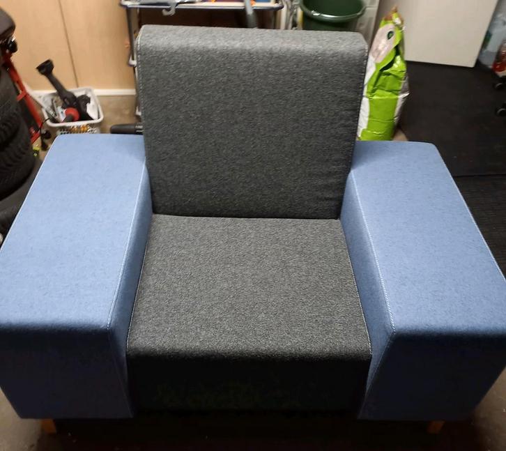 Love seat / design stoel / Fauteuil, Huis en Inrichting, Banken | Sofa's en Chaises Longues, Eenpersoons, Minder dan 150 cm, Stof