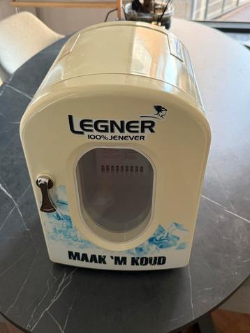 Mini koelkast met led verlichting beschikbaar voor biedingen