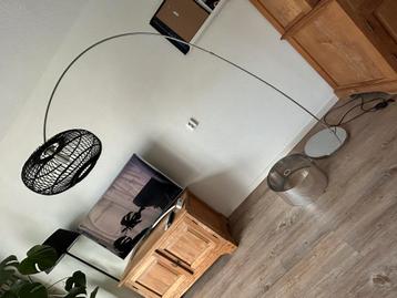 Booglamp chroom/zilver met extra zwarte kap beschikbaar voor biedingen