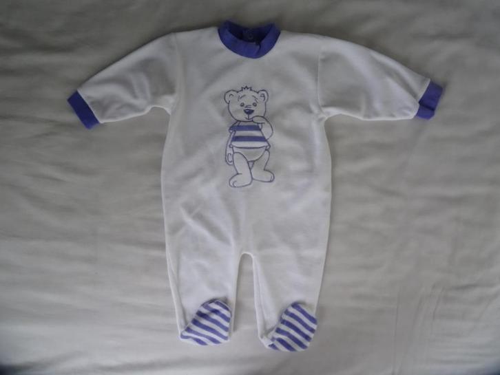 Velours boxpakje met voetjes, met schattig beertje mt 68, nw, Kinderen en Baby's, Babykleding | Maat 68, Nieuw, Ophalen of Verzenden