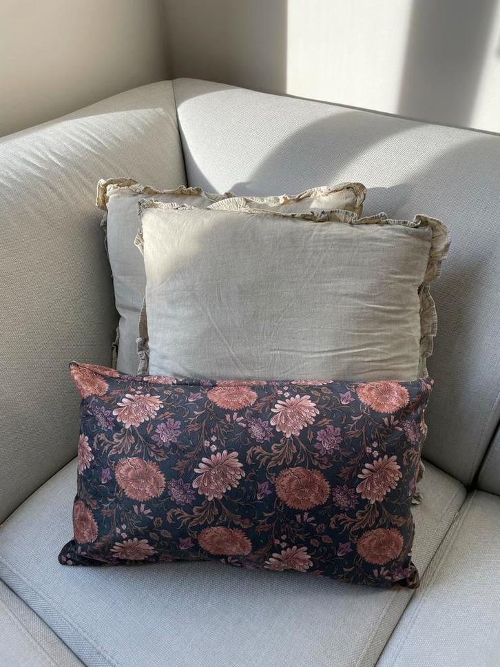 Bloemen kussen paars roze 60x40, Huis en Inrichting, Woonaccessoires | Kussens, Nieuw, Paars, Rechthoekig, Ophalen of Verzenden