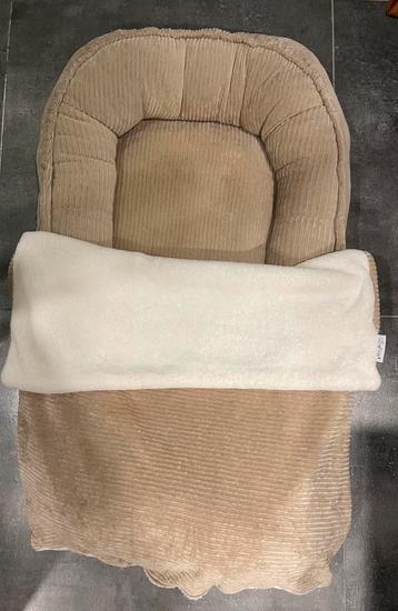 Babynestje en deken van Lieffies beschikbaar voor biedingen