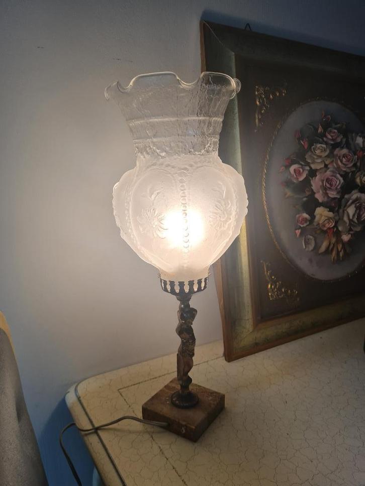 Vintage tafellamp met koperen voet en marmeren sokkel, Huis en Inrichting, Lampen | Tafellampen, Zo goed als nieuw, Minder dan 50 cm
