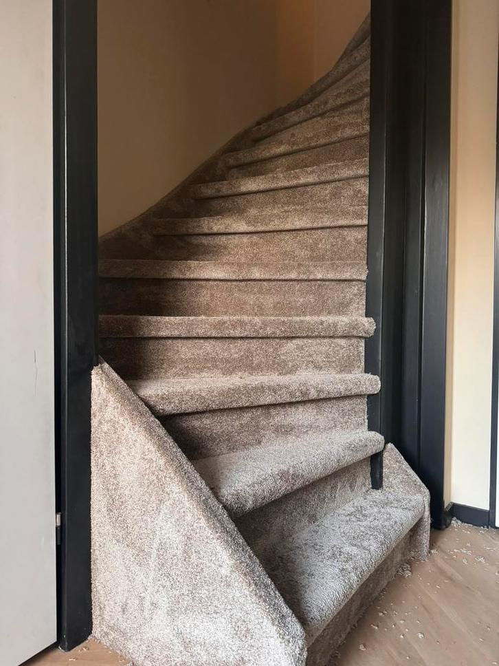 ACTIE Trapstoffering met hoogpoligtapijt”, Huis en Inrichting, Stoffering | Tapijten en Kleden, Zo goed als nieuw, 200 cm of meer