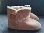 UGG schoentje roze maat 19, Kinderen en Baby's, Babykleding | Schoentjes en Sokjes, Schoentjes, Gebruikt, Ophalen