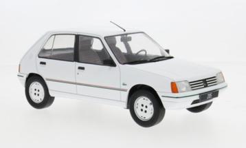 Jsn MCG 1:18 Peugeot 205 1984 wit beschikbaar voor biedingen
