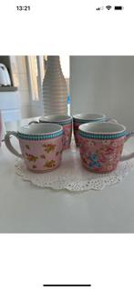 Pip studio mokken 4 stuks, Huis en Inrichting, Keuken | Servies, Ophalen of Verzenden, Zo goed als nieuw, Overige stijlen, Kop(pen) en/of Schotel(s)