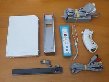 Nintendo Wii met Controller & Kabels  beschikbaar voor biedingen