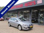 Opel Astra 1.4 Turbo Cosmo zeer mooi met trekhaak apk 16-03-, Auto's, Opel, Voorwielaandrijving, Euro 5, Start-stop-systeem, 4 cilinders
