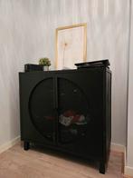 Woood Zwarte Wandkast/Commode Rotan, Huis en Inrichting, Kasten | Dressoirs, Ophalen, 50 tot 100 cm, Modern, Metaal