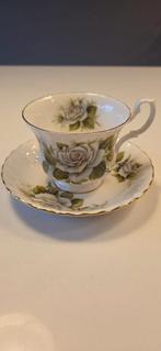Royal Albert Bone China Theekopje met Schotel, Gebruikt, Ophalen of Verzenden, Overige stijlen, Kop(pen) en/of Schotel(s)