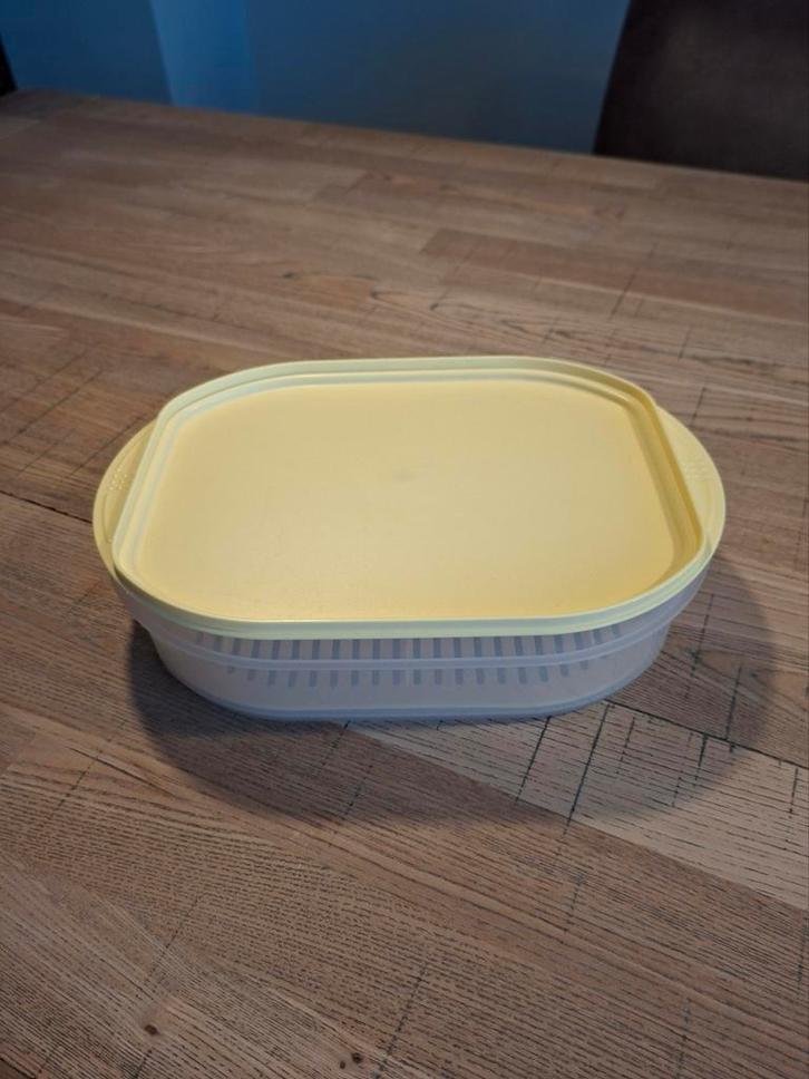 Tupperware kaasdoos (of groente / vleeswaren doos), Huis en Inrichting, Keuken | Tupperware, Overige typen, Ophalen of Verzenden