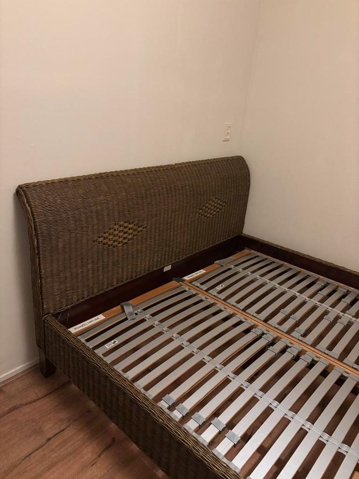 Rotan tweepersoonsbed 160x200 + 2 nachtkastjes, Huis en Inrichting, Slaapkamer | Bedden, Zo goed als nieuw, Tweepersoons, 160 cm