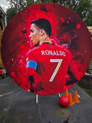  Te huur: RONALDO Backdrop (200Ø)
 beschikbaar voor biedingen