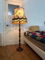 Vintage vloerlamp met ouderwetse lampenkap, Ophalen, Hout, Zo goed als nieuw, Grootmoeders tijd