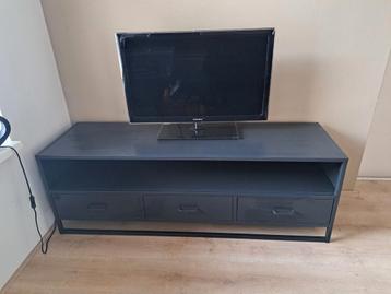 Tv kast zwart beschikbaar voor biedingen