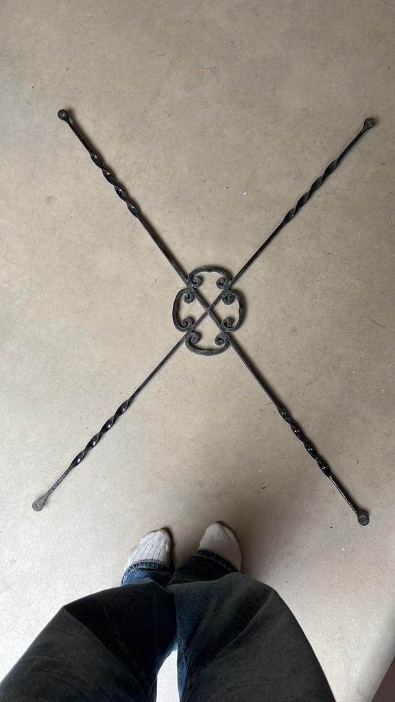 Set van 2 oude gietijzeren deurornamenten / kruisdecoraties, Doe-het-zelf en Verbouw, Glas en Ramen, Zo goed als nieuw, Ophalen