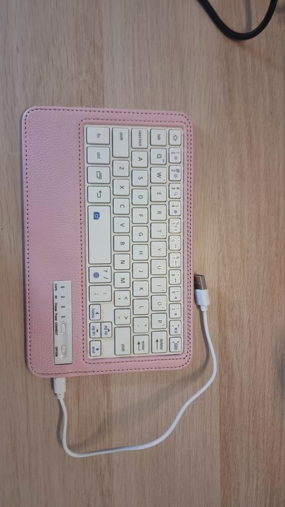 Mini Bluetooth Keyboard - Zo goed als nieuw, Computers en Software, Toetsenborden, Zo goed als nieuw, Qwerty, Draadloos, Opvouwbaar