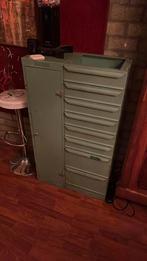Vintage ijzeren kast, Ophalen, Gebruikt