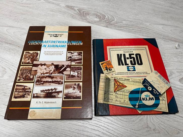 Luchtvaartboeken: Suriname & KLM KL-50, Boeken, Informatica en Computer, Gelezen, Vakgebied of Industrie, Ophalen of Verzenden