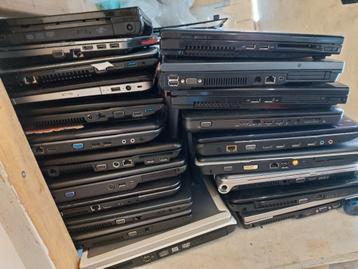 Partij 22x Heel Oude werken defect Laptops of Onderdelen beschikbaar voor biedingen