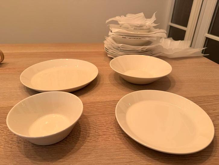 Iittala Teema Borden Set - wit, Huis en Inrichting, Keuken | Servies, Zo goed als nieuw, Bord(en), Effen, Keramiek, Ophalen of Verzenden