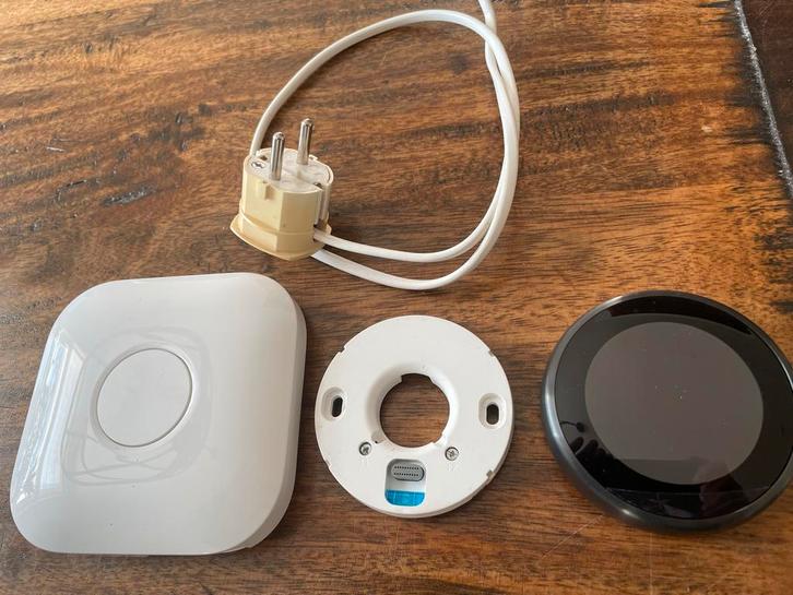 Nest Learning Thermostaat V3 - zwart, Doe-het-zelf en Verbouw, Thermostaten, Gebruikt, Slimme thermostaat, Ophalen of Verzenden