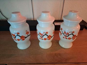 Vintage bewaarpotten of apothekerspotten  beschikbaar voor biedingen