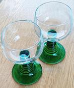2 Vintage glazen met groene geribbelde voet Roemer Luminarc, Ophalen of Verzenden, Zo goed als nieuw, Overige typen